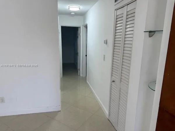 $2,000 | 421 Northeast 1st Street, Unit 119, Hallandale Beach, FL 33009