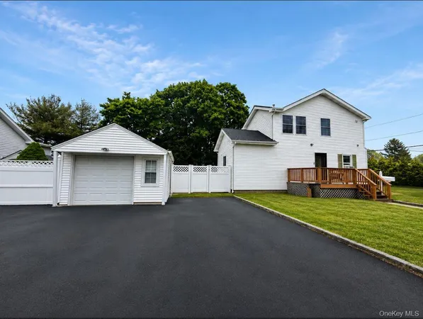 $770,000 | 72 Peckham Avenue, Islip, NY 11751