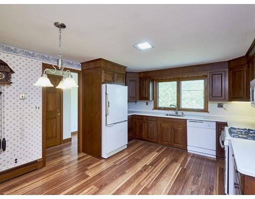 20 Wilson Street Wellesley, MA 02482 - Photo 7 of 19