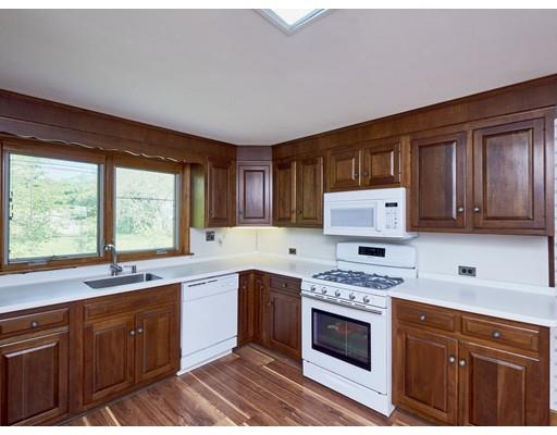 20 Wilson Street Wellesley, MA 02482 - Photo 8 of 19