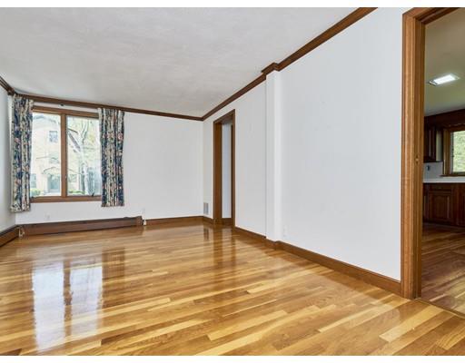 20 Wilson Street Wellesley, MA 02482 - Photo 10 of 19