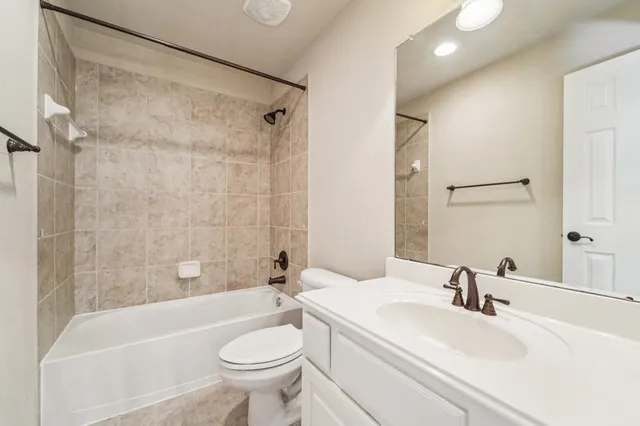 $650,000 | 18610 Partners Voice Drive, Cypress, TX 77433