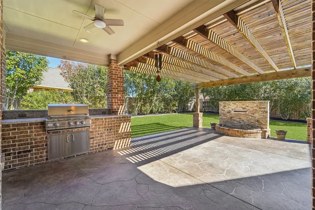 $650,000 | 18610 Partners Voice Drive, Cypress, TX 77433