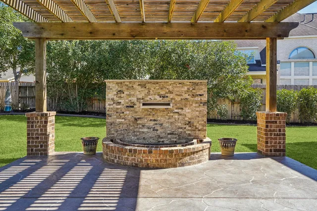 $650,000 | 18610 Partners Voice Drive, Cypress, TX 77433