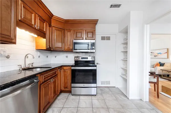 $325,000 | 7 Scotland Place Northwest, Atlanta, GA 30318