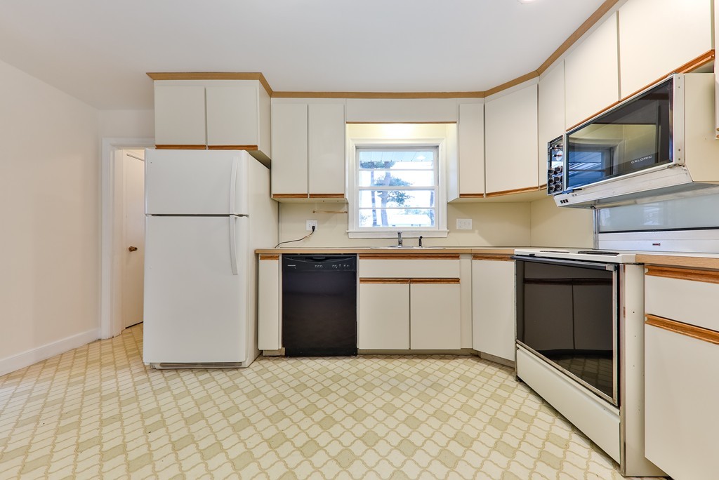 56 Rosemary Road Dedham, MA 02026 - Photo 4 of 26 Gallery Image 4