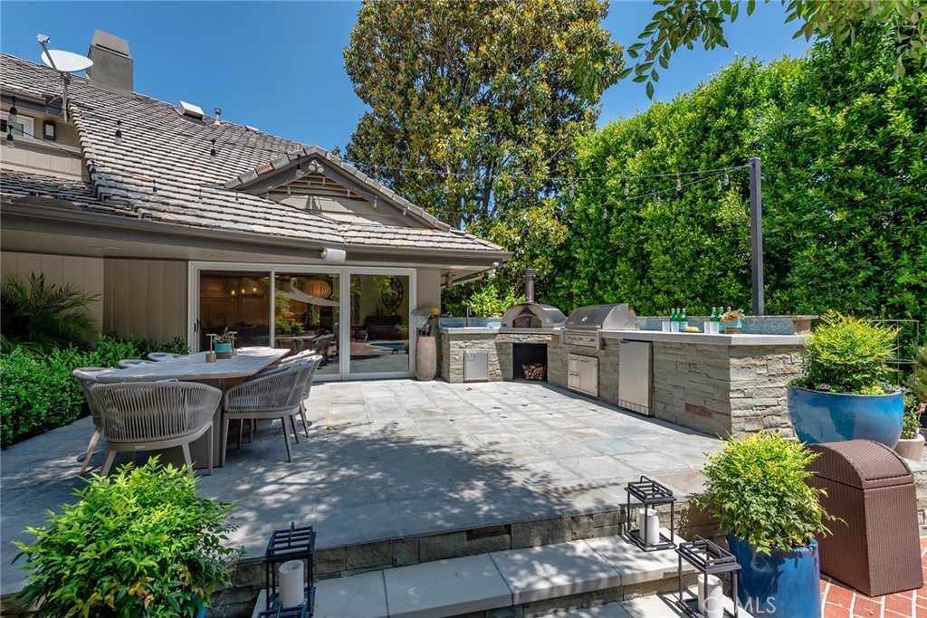 15946 Woodvale Road Encino, CA 91436 - Photo 36 of 51