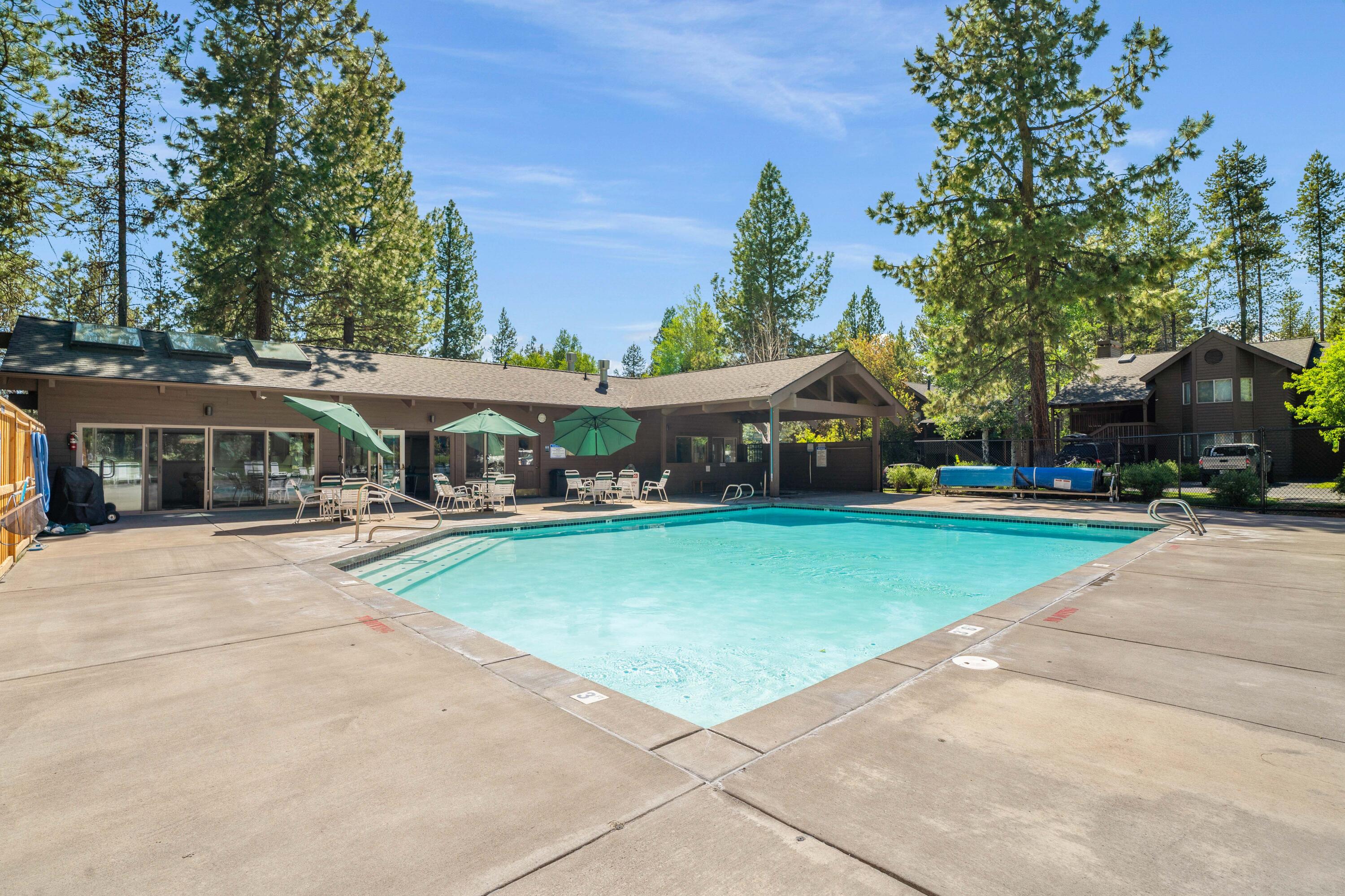 57303 Beaver Ridge Loop, Unit 9B1 Sunriver, OR 97707 - Photo 17 of 18 2-Amenities
