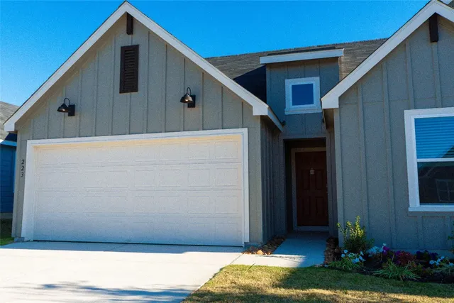 $1,850 | 223 Las Lomas Drive, San Marcos, TX 78666