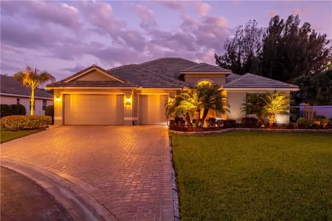 $699,000 | 3020 Berkley Square Way, Vero Beach, FL 32966