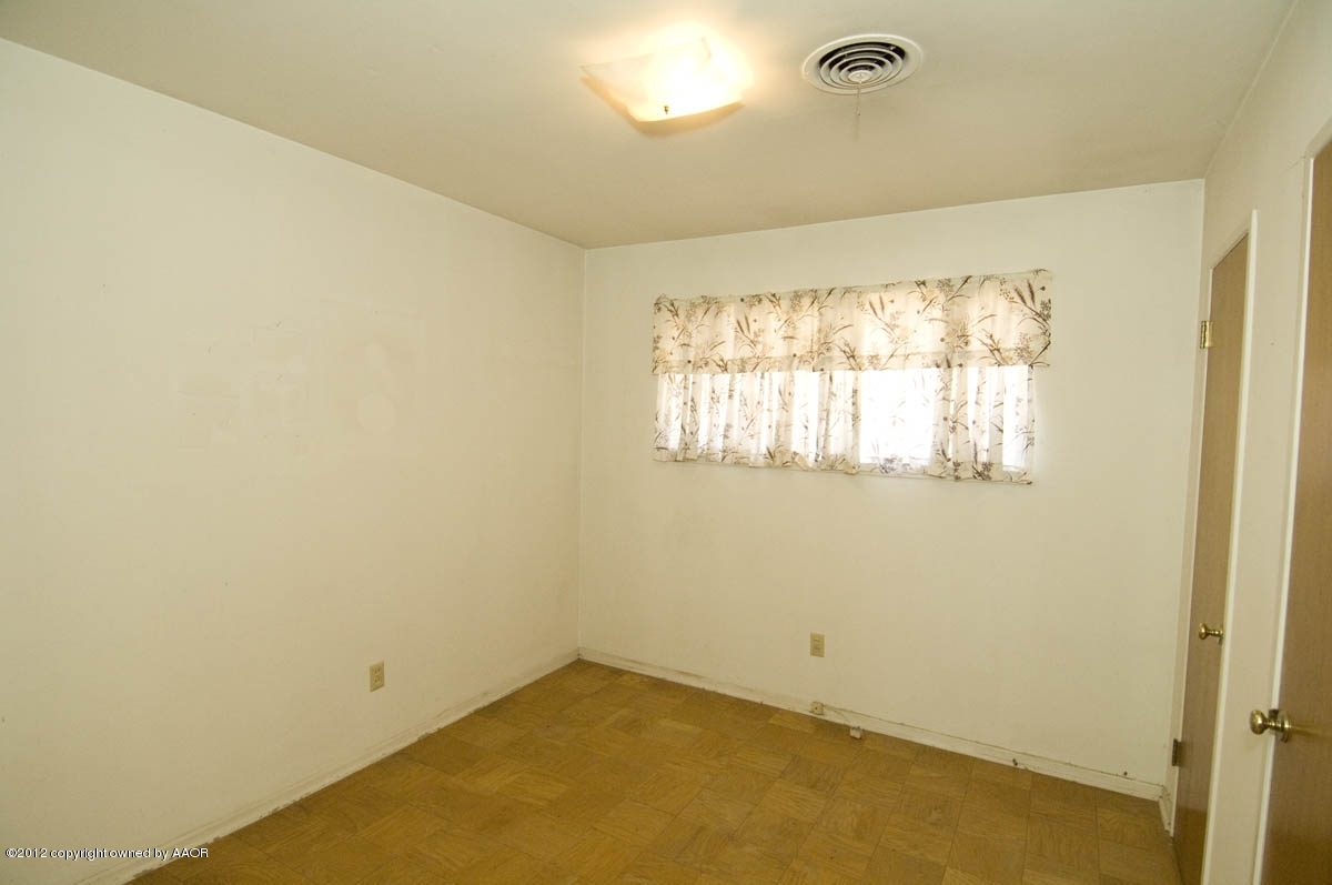 1020 South Rusk Street Amarillo, TX 79102 - Photo 18 of 32 a view of a room with a window
