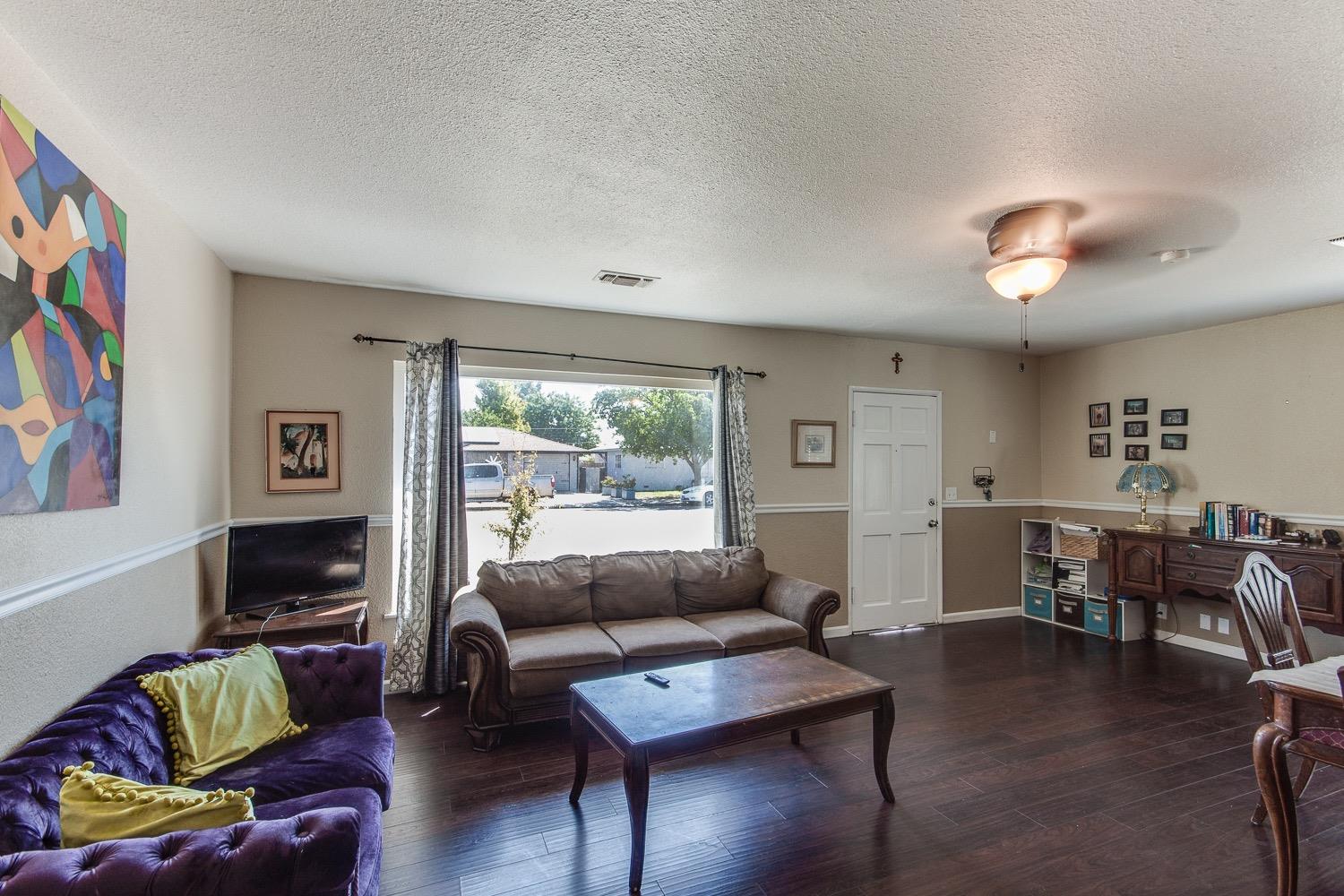 1227 South Klein Avenue Reedley, CA 93654 - Photo 4 of 38 Gallery Image 4