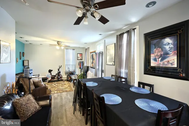 a picture of city view