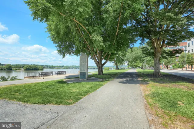 $489,900 | 115 Locust Street, Harrisburg, PA 17101