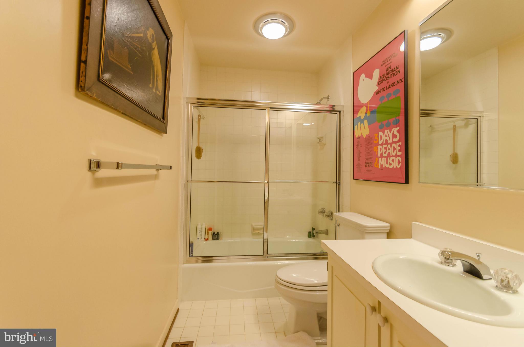 2425 Still Forest Road Baltimore, MD 21208 - Photo 20 of 30 Bath