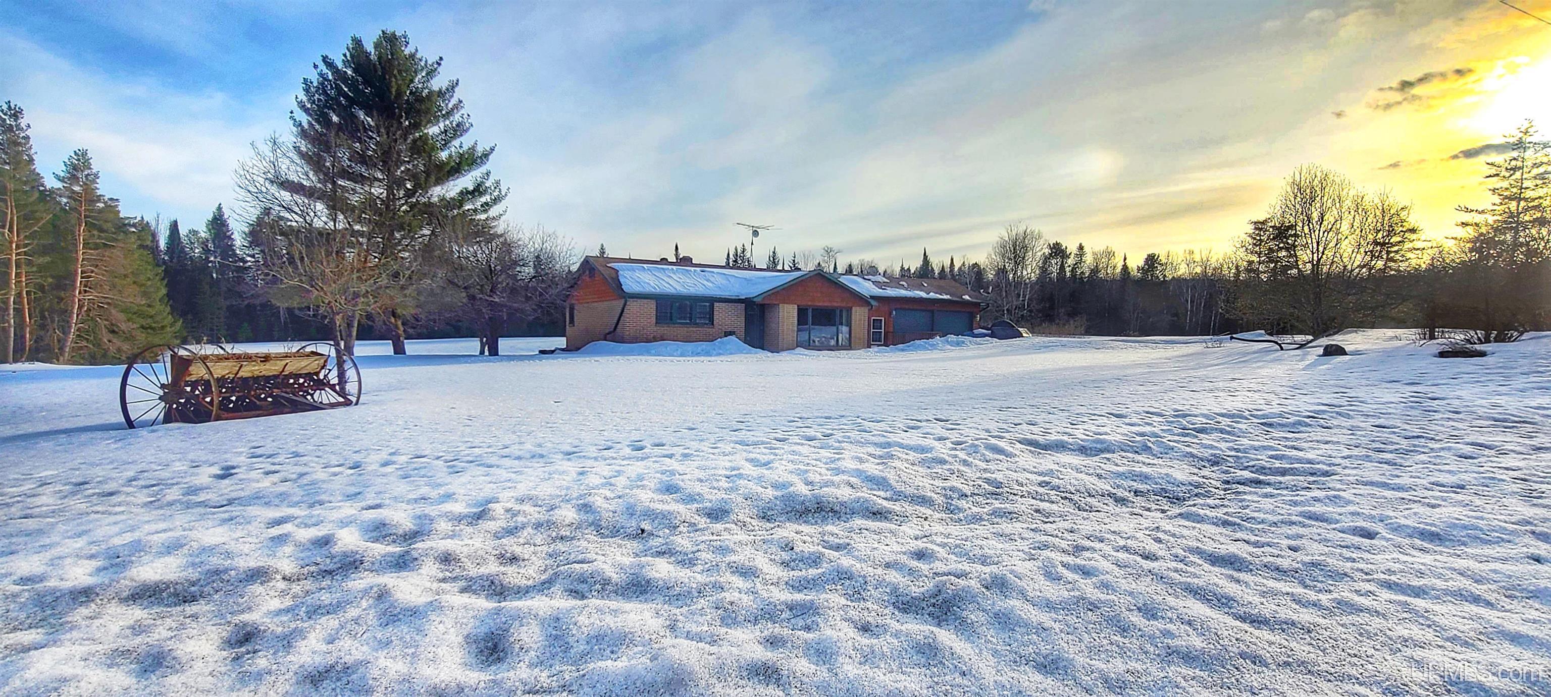 123 Section 6 Road Crystal Falls, MI 49920 - Photo 2 of 27