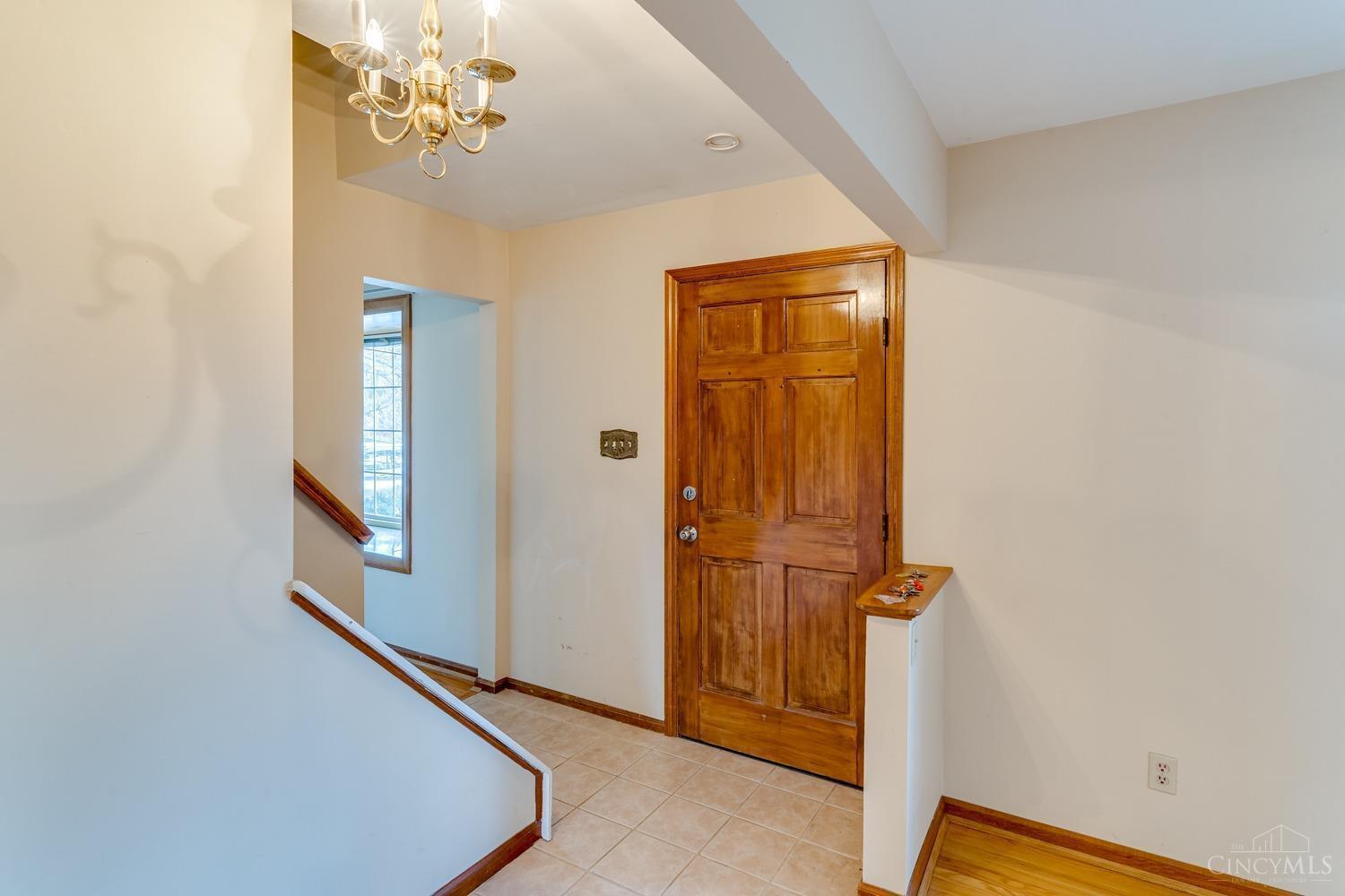 2701 Ebenezer Road Cincinnati, OH 45233 - Photo 8 of 49
