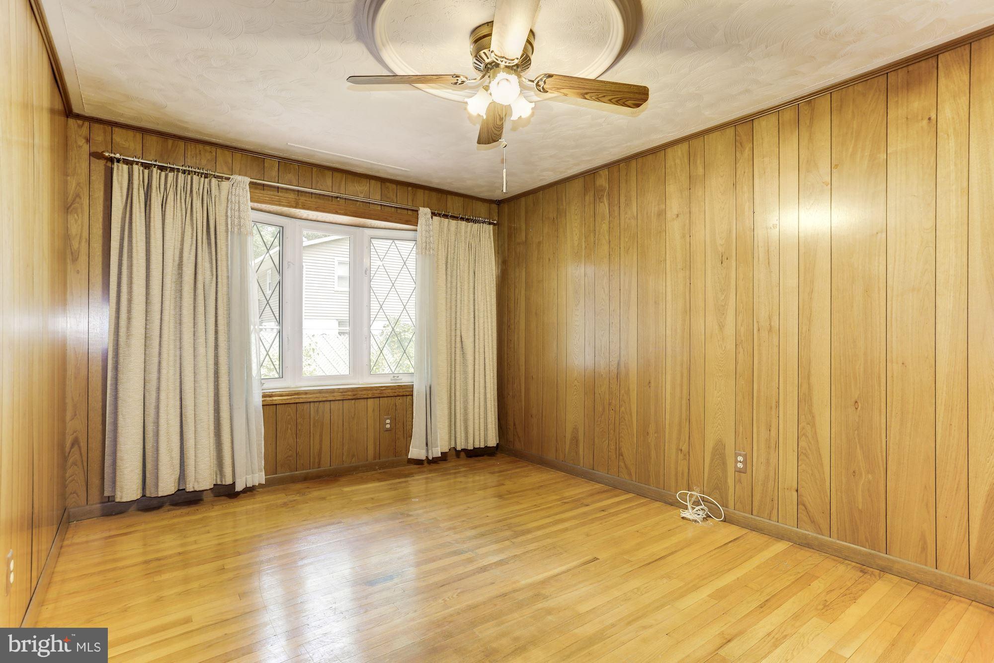 7855 Spruce Hill Road Severn, MD 21144 - Photo 11 of 26 Living Room