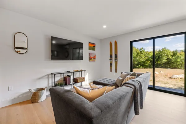 $3,000 | 70 Greystone Lane, Unit 2, Newbury, NH 03255