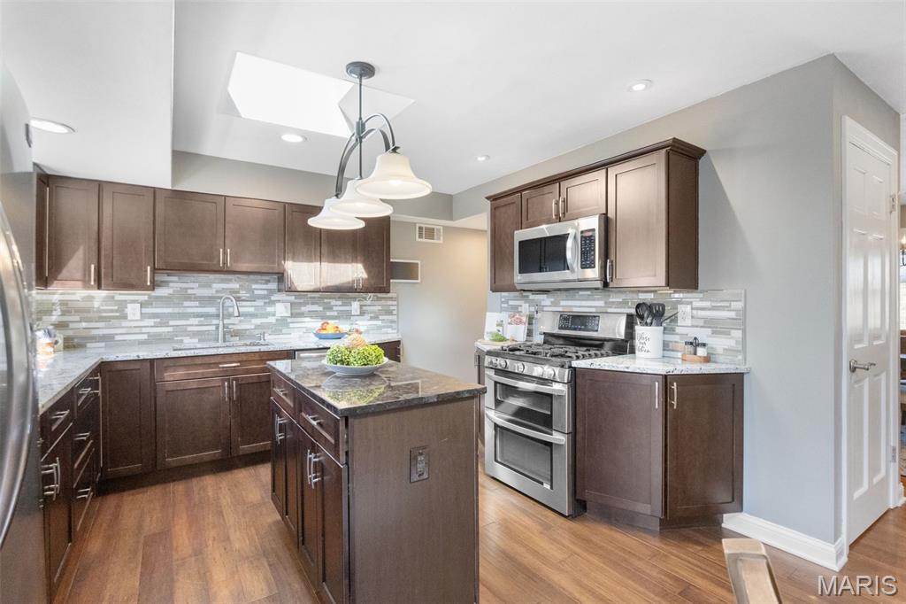 4930 Mt Royal Road St. Louis, MO 63128 - Photo 9 of 61 Gallery Image 9