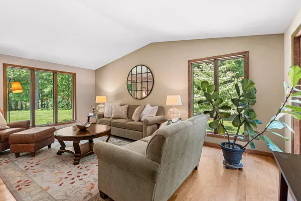 $864,900 | 4331 Pittco Road, Green Bay, WI 54313