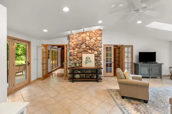 $864,900 | 4331 Pittco Road, Green Bay, WI 54313