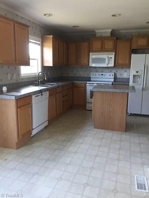 781 Daniel Road Denton, NC 27239 - Photo 4 of 8