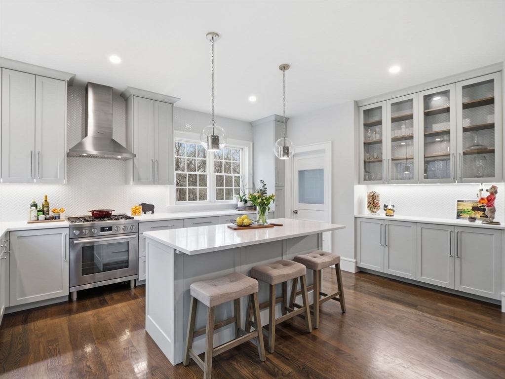 121 Greenwood Road Andover, MA 01810 - Photo 2 of 40 Gallery Image 2