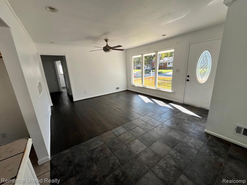 347 Longfellow Inkster, MI 48141 - Photo 10 of 37