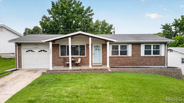 $255,000 | 637 South Pam Avenue, St. Charles, MO 63301