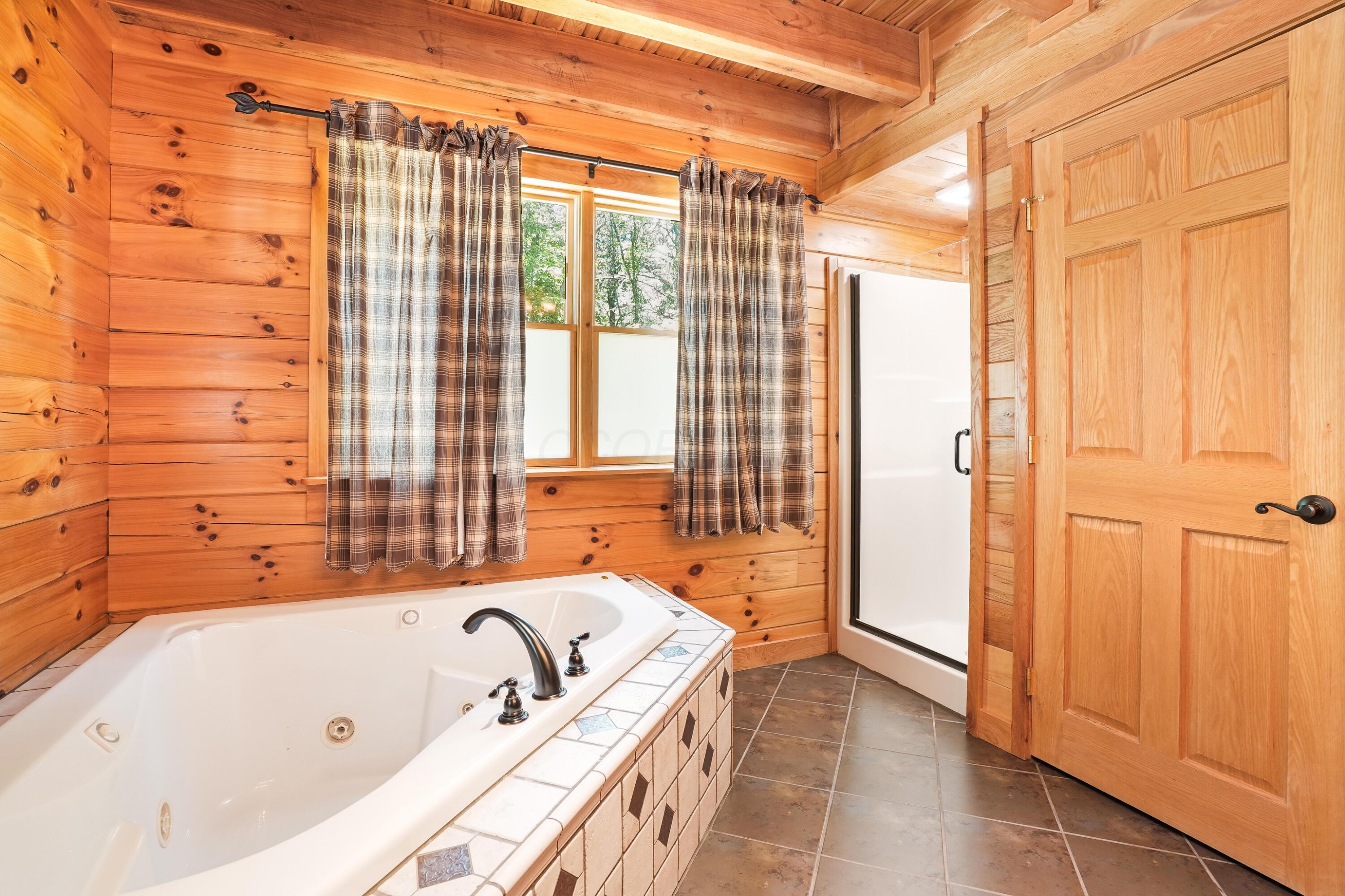 18188 Buckingham Road Logan, OH 43138 - Photo 24 of 65 39-print-DSC02353