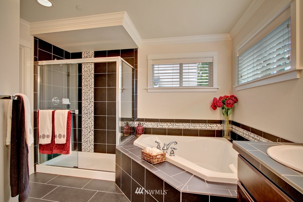 12114 Northeast 174th Street Bothell, WA 98011 - Photo 12 of 16 Gallery Image 12