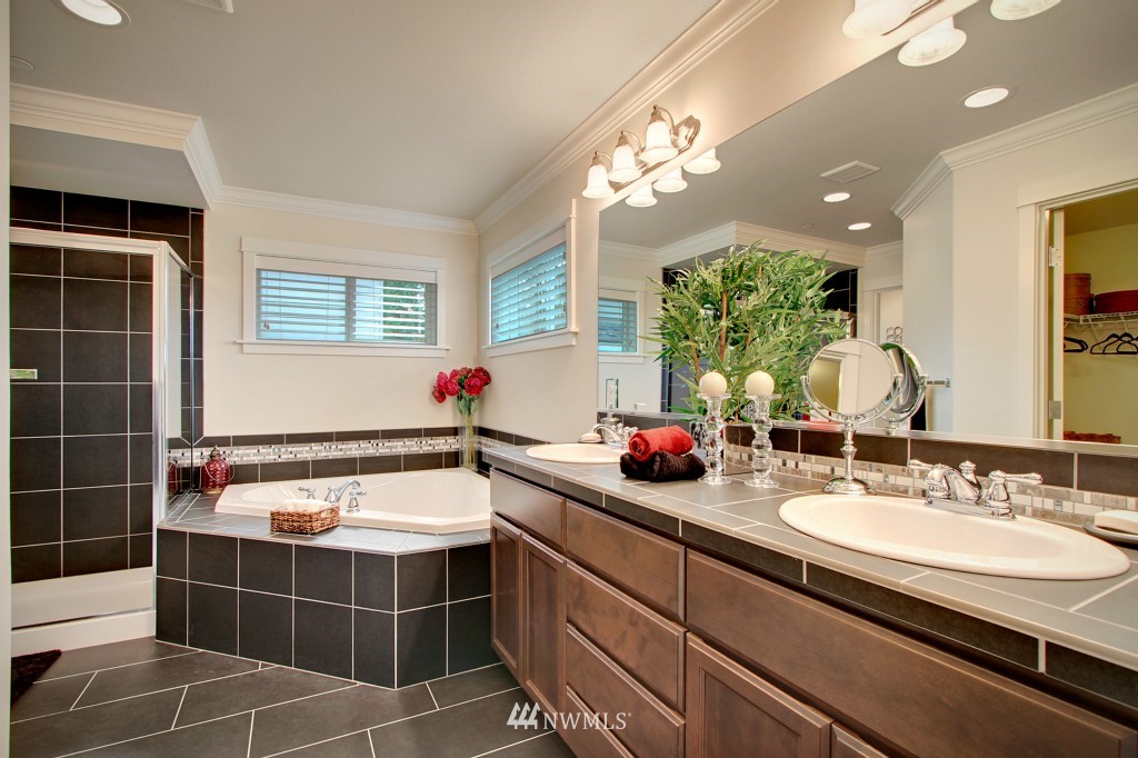 12114 Northeast 174th Street Bothell, WA 98011 - Photo 13 of 16 Gallery Image 13