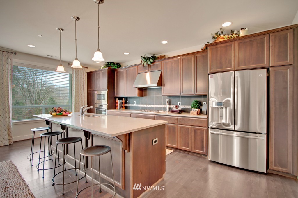 12114 Northeast 174th Street Bothell, WA 98011 - Photo 7 of 16 Gallery Image 7