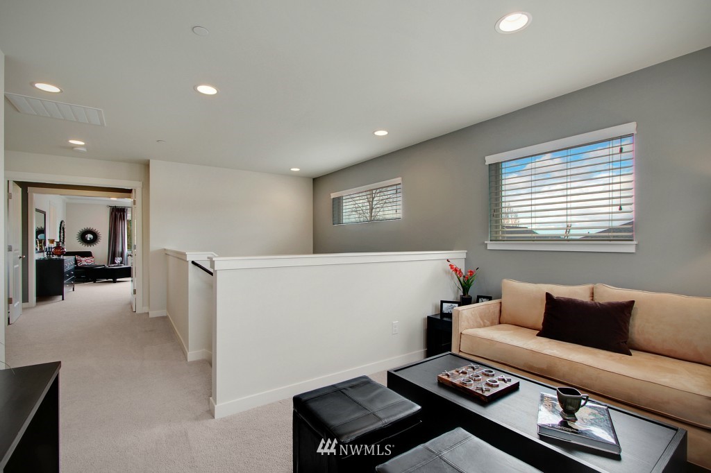 12114 Northeast 174th Street Bothell, WA 98011 - Photo 9 of 16 Gallery Image 9
