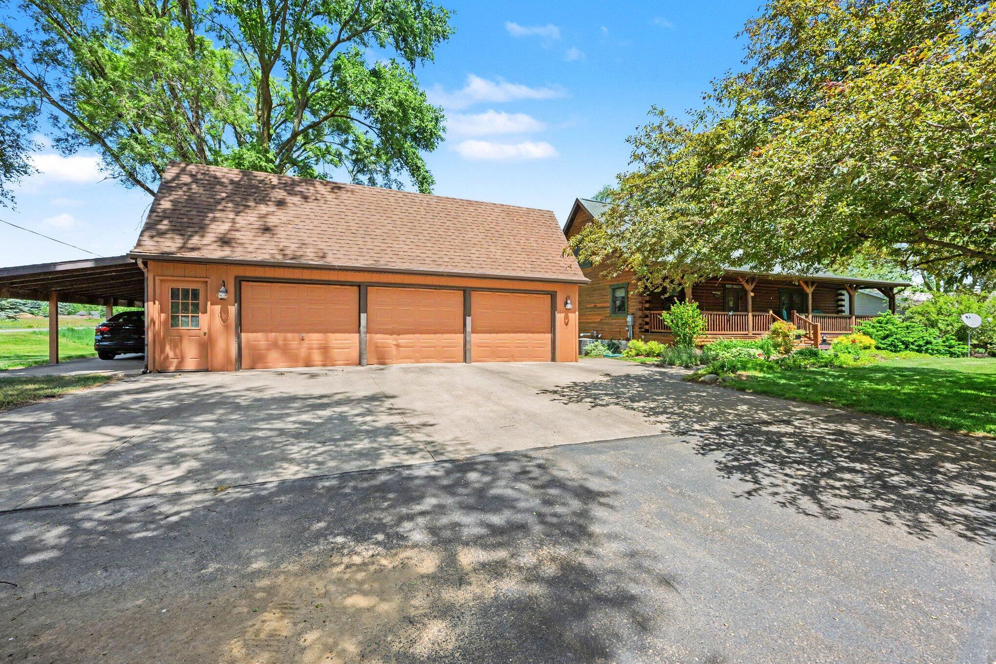 46968 Meadow Lane Decatur, MI 49045 - Photo 2 of 31 020_crs_3390_710