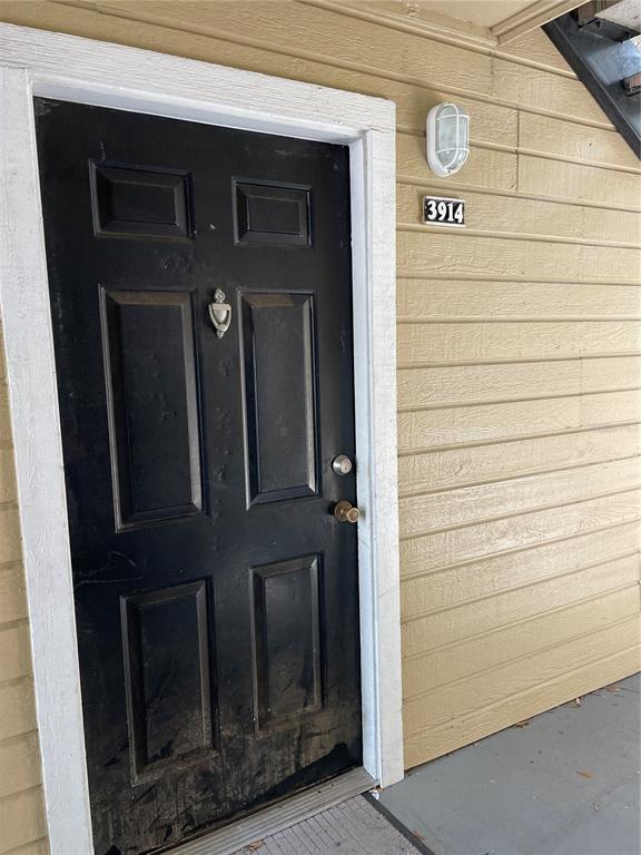 1021 South Hiawassee Road, Unit 3914 Orlando, FL 32835 - Photo 1 of 6 a view of front door