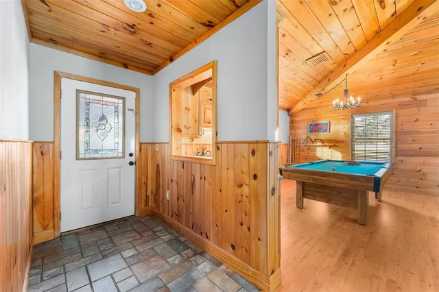 a view of a yard with plants