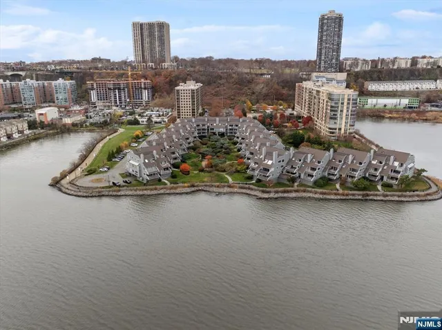 $1,025,000 | 9 B Cove Lane, North Bergen, NJ 07047