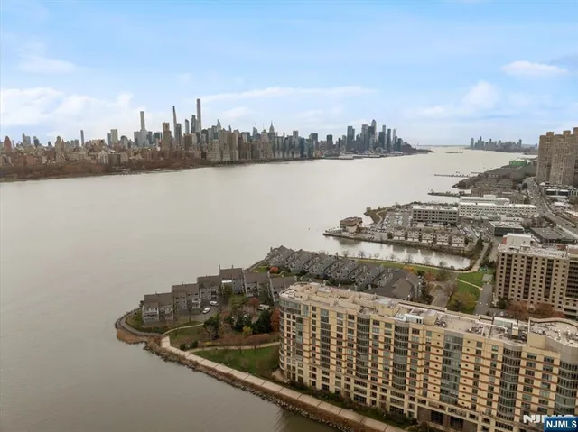 $1,025,000 | 9 B Cove Lane, North Bergen, NJ 07047