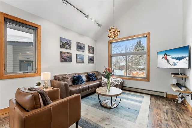 $4,200,000 | 1791-1793 Meadow Lane, Steamboat Springs, CO 80487