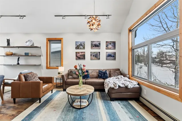 $4,200,000 | 1791-1793 Meadow Lane, Steamboat Springs, CO 80487