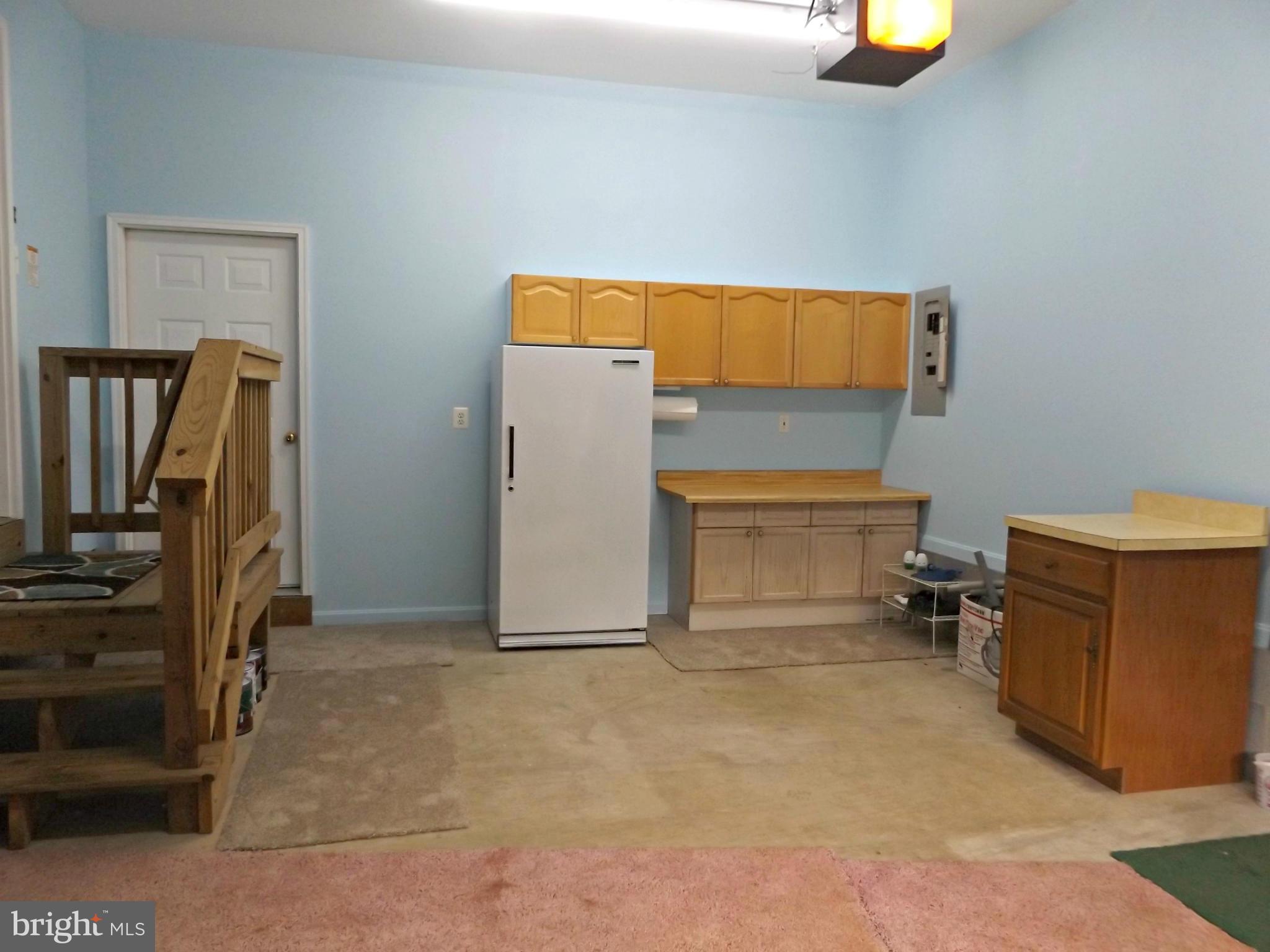20444 Blue Ridge Mountain Road Paris, VA 20130 - Photo 16 of 28 Garage
