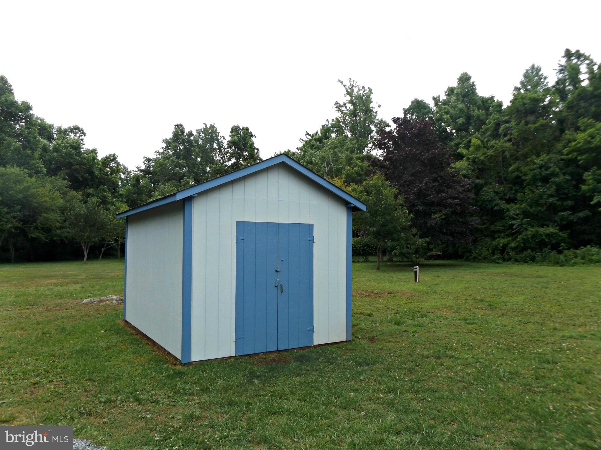 20444 Blue Ridge Mountain Road Paris, VA 20130 - Photo 18 of 28 Shed