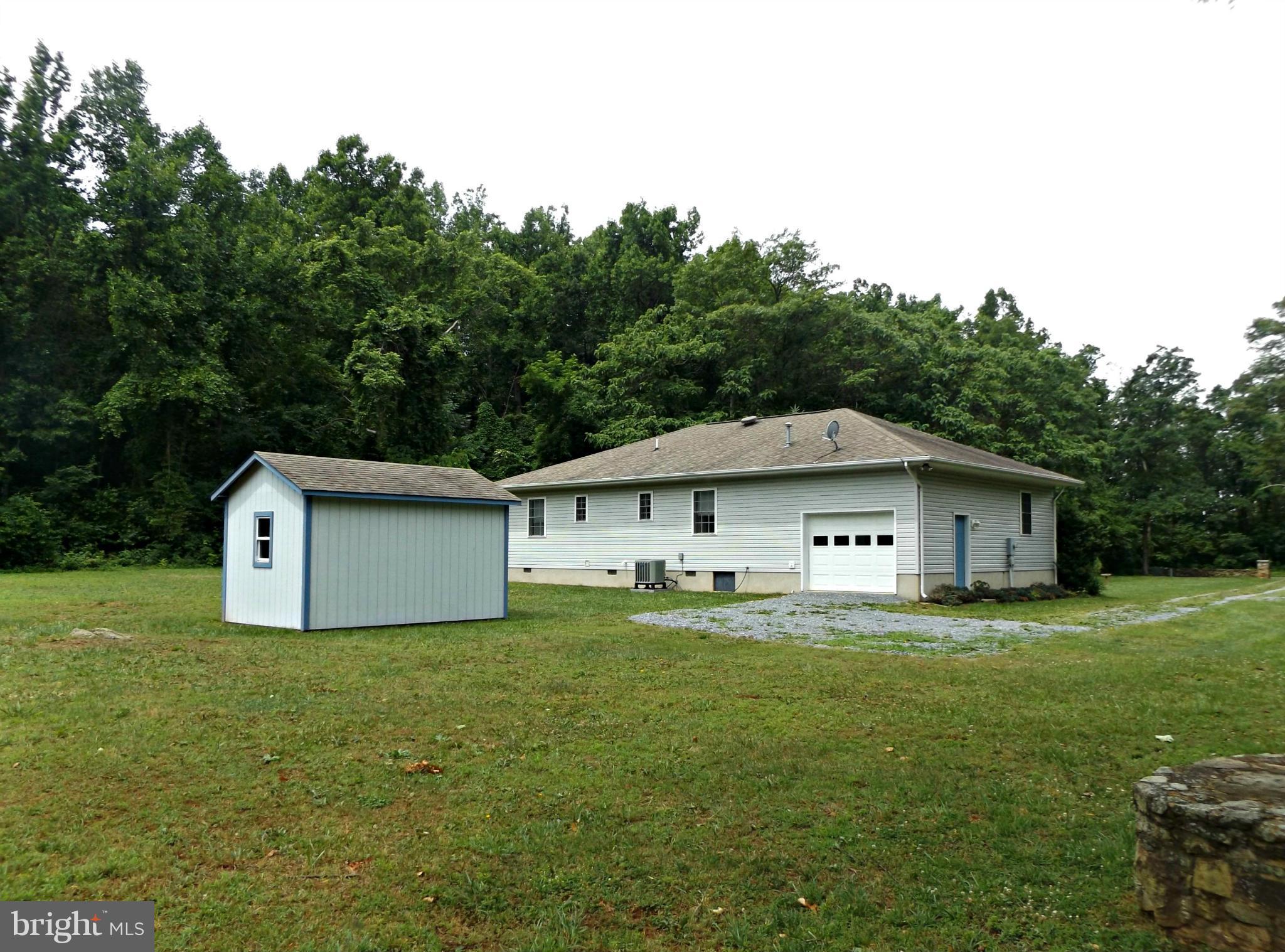 20444 Blue Ridge Mountain Road Paris, VA 20130 - Photo 19 of 28 Exterior (Rear)