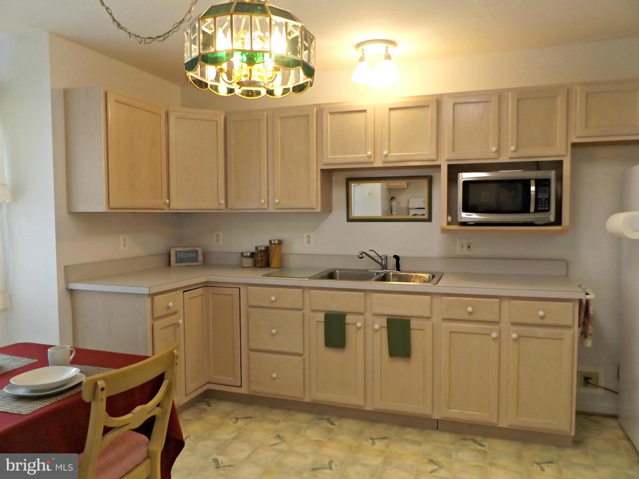20444 Blue Ridge Mountain Road Paris, VA 20130 - Photo 6 of 28 Kitchen