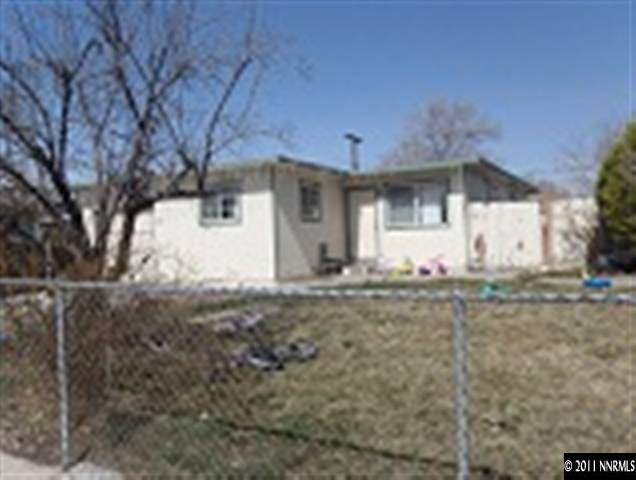 1801 Haddock Drive Reno, NV 89512 - Photo 10 of 10 a front view of a house with garden
