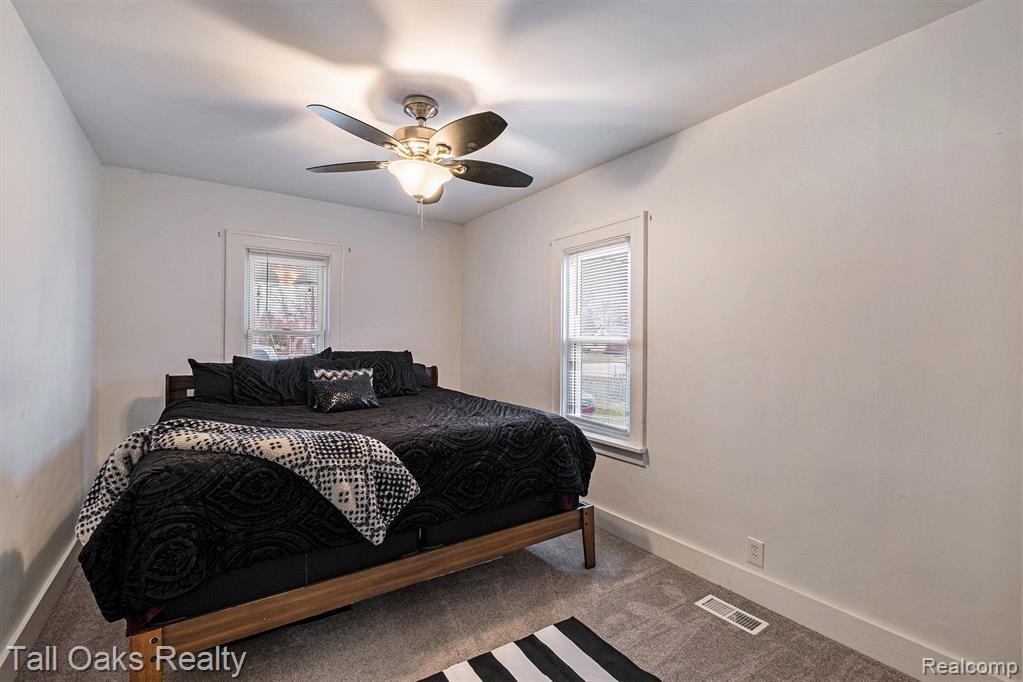 6066 Lapeer Road Burton, MI 48509 - Photo 9 of 20 Gallery Image 9
