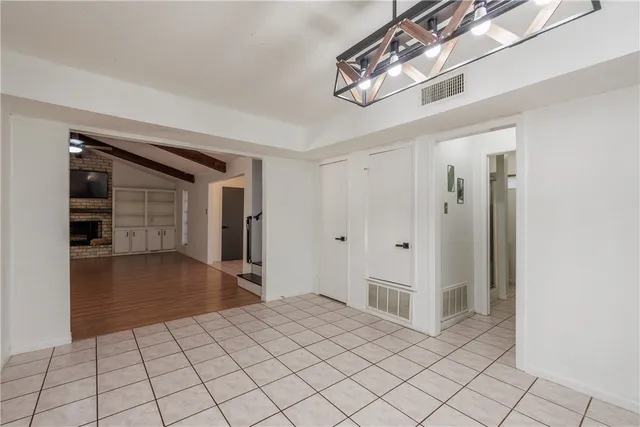 a view of a livingroom with an empty space