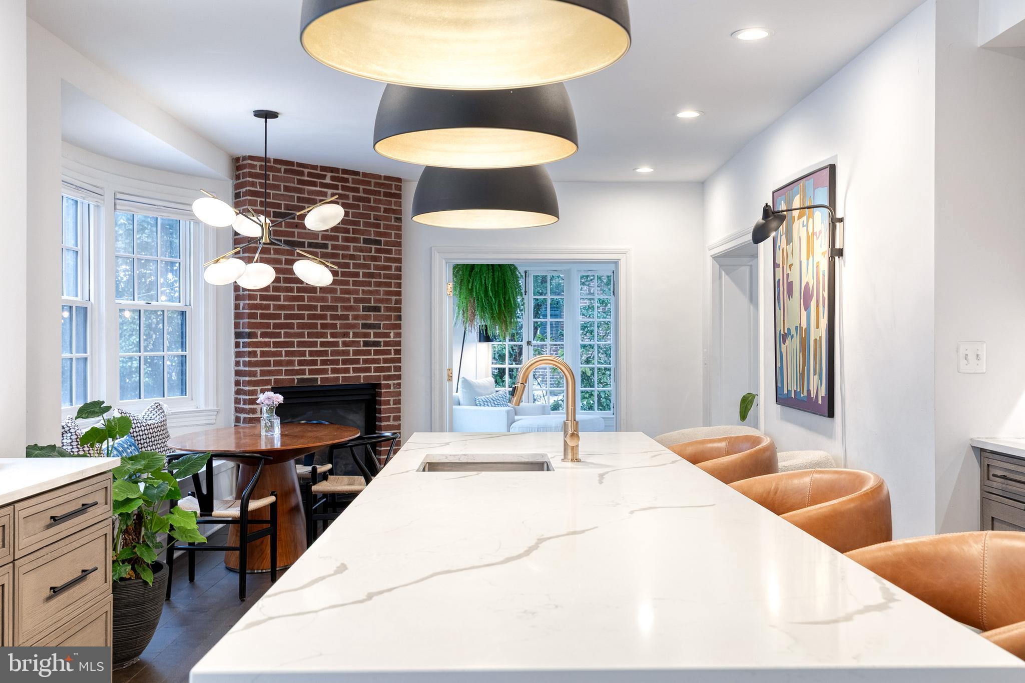 103 Witherspoon Road Baltimore, MD 21212 - Photo 22 of 62 Informal Dining Area with Gas Fireplace